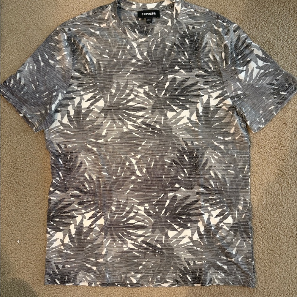 Express Men’s Gray Leaf Print Shirt, EUC